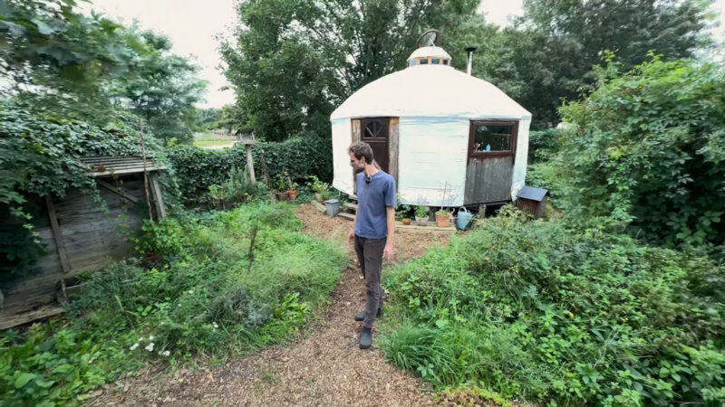 Low Budget Alternative House - Pros & Cons Living in a Yurt